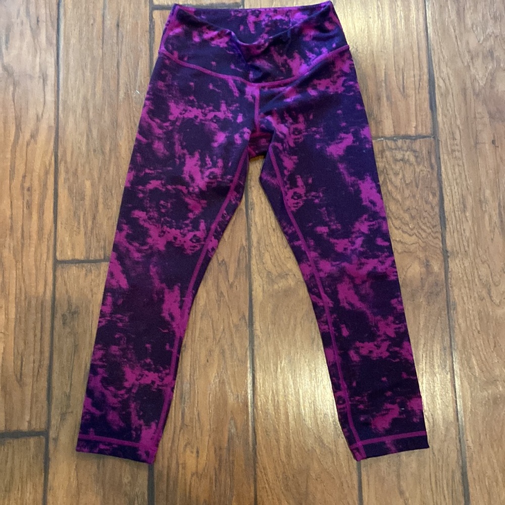 Lululemon size 4